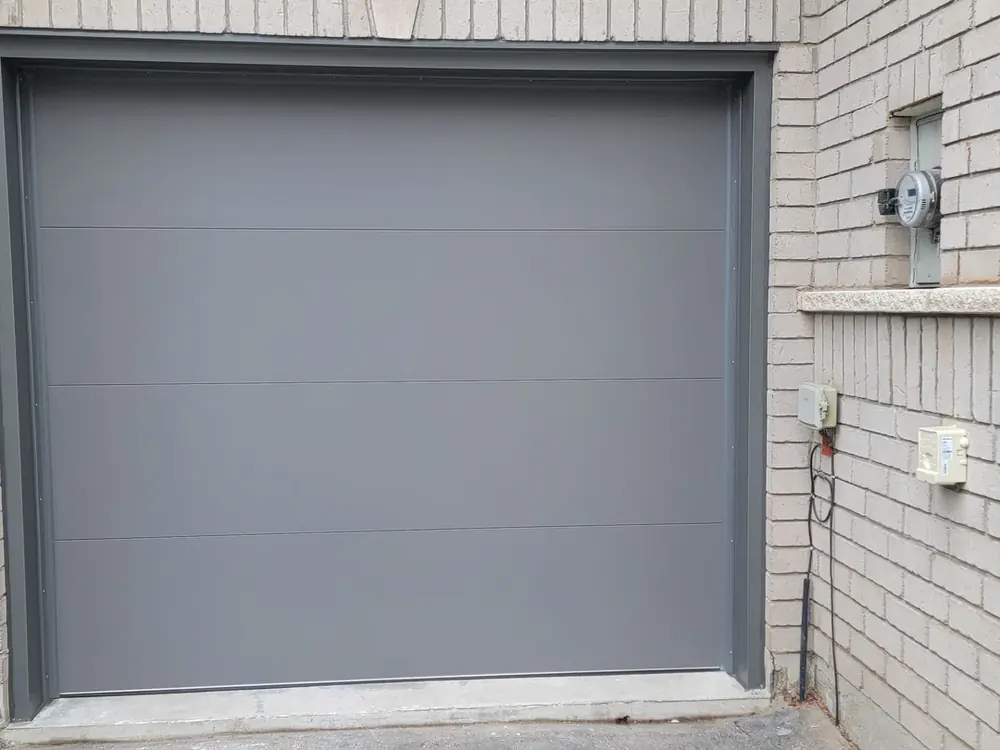 Flush modern door